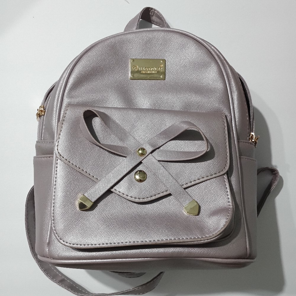 Elegant Women's Backpack in Silver by Ihayner